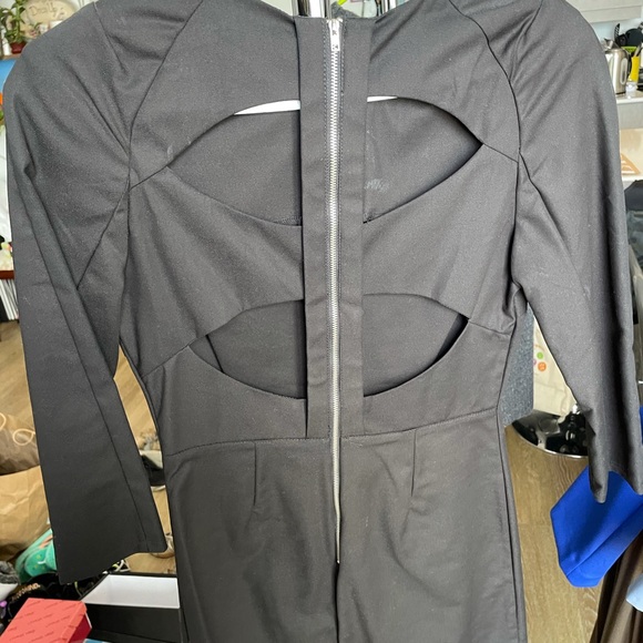 Black dress - Picture 2 of 3